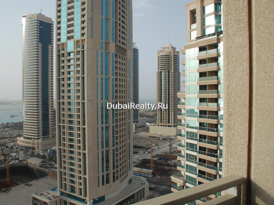 Skyscrapers overlooking the bay in Dubai Marina